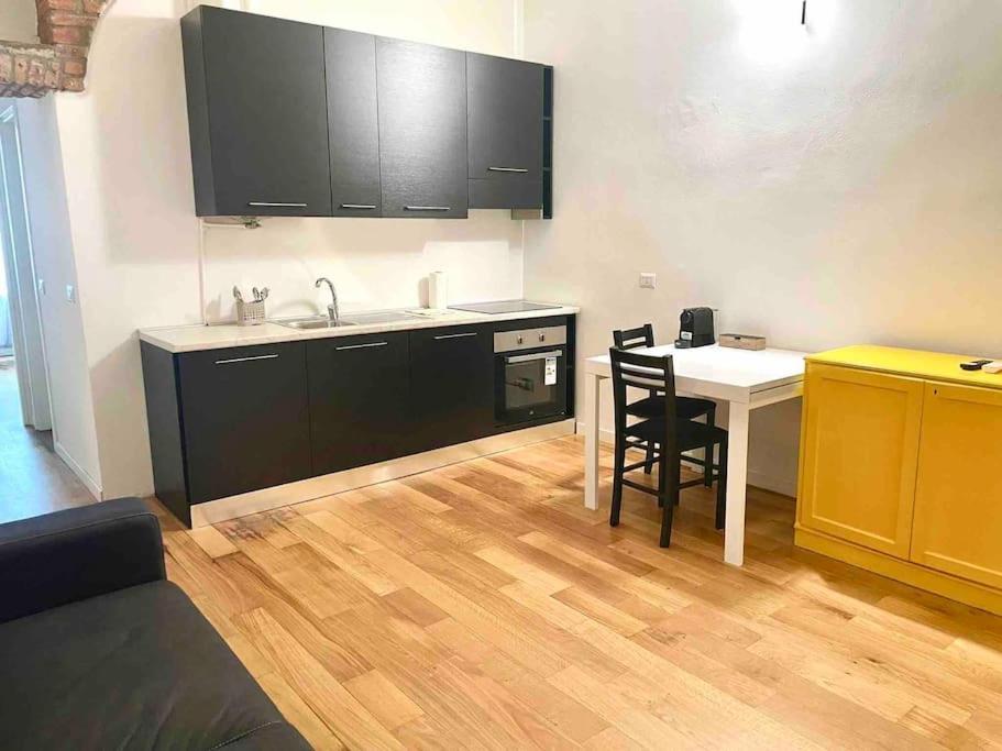 Isola - Garibaldi Lovely Apt. With Netflix And Wifi มิลาน ภายนอก รูปภาพ